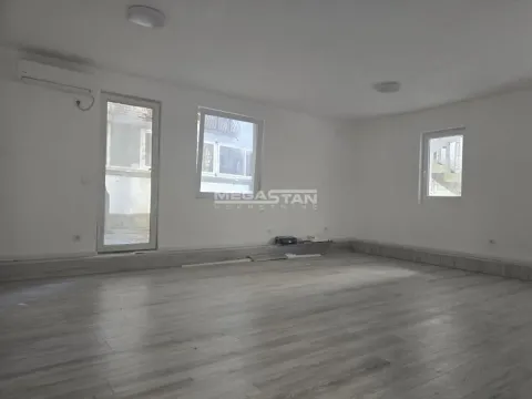 Prodaja, četvorosoban stan, 114m², Čukarica, Beograd - image 2