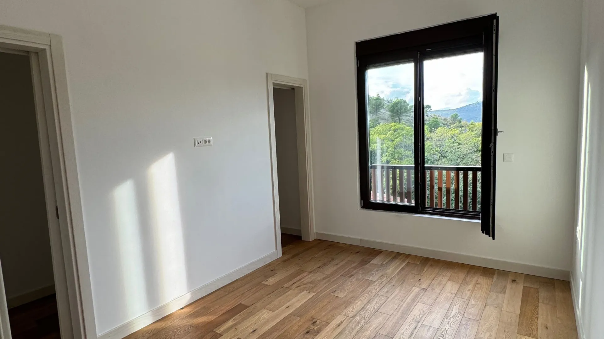 Prodaja, stan, 271m², Gornja Gorica, Podgorica