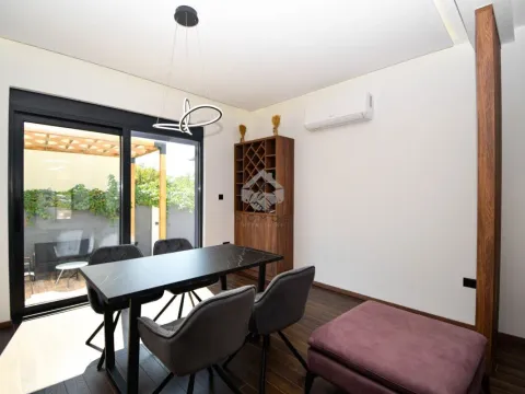 Izdavanje, kuća, 150m², Donja Gorica, Podgorica - image 13