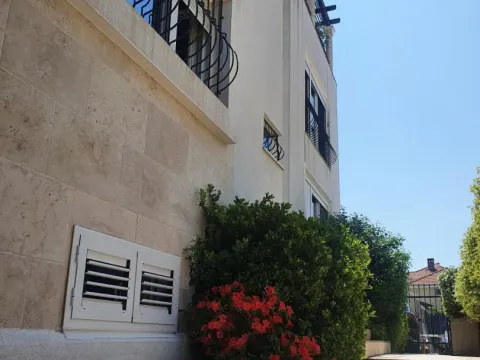 Sale, two bedroom apartment, 93m², Kalimanj, Tivat - image 14