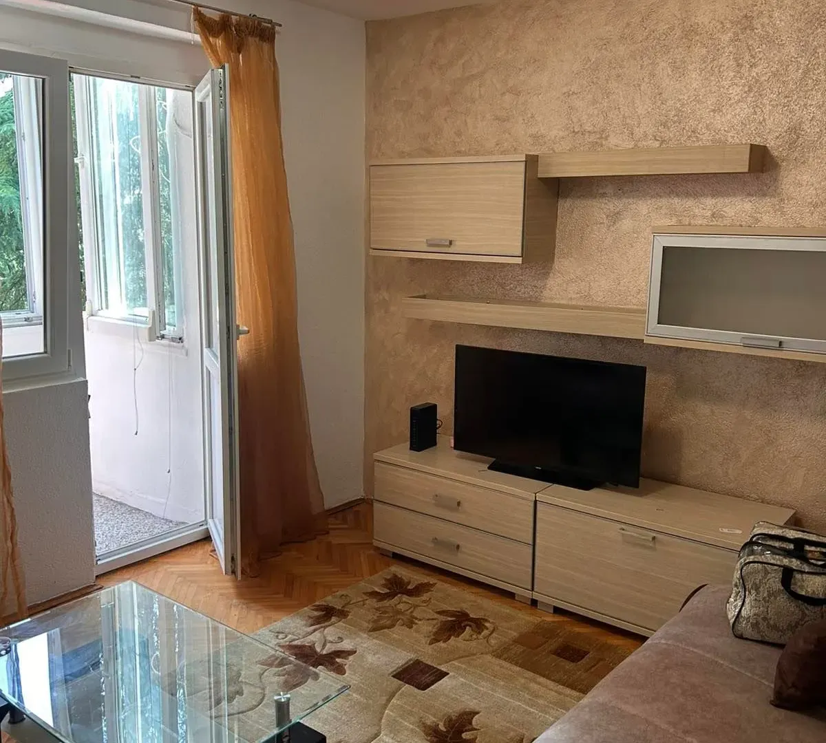 Izdavanje, jednosoban stan, 44m², Preko Morače, Podgorica
