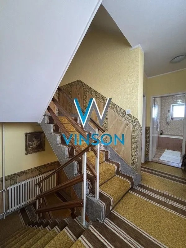 Prodaja, kuća, 195m², Salajka, Novi Sad Sve Podlokacije