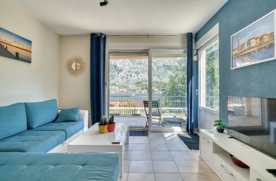 Izdavanje, dvosoban stan, 85m², Muo, Kotor