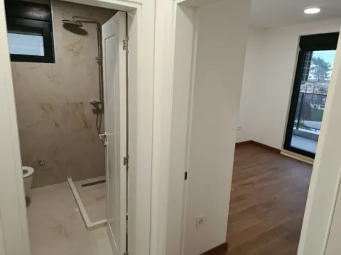 Izdavanje, dvosoban stan, 64m², Tološka šuma, Podgorica - image 7