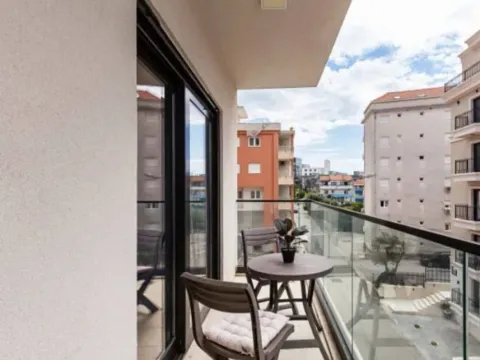 Sale, two bedroom apartment, 84m², Bečići, Budva - image 5