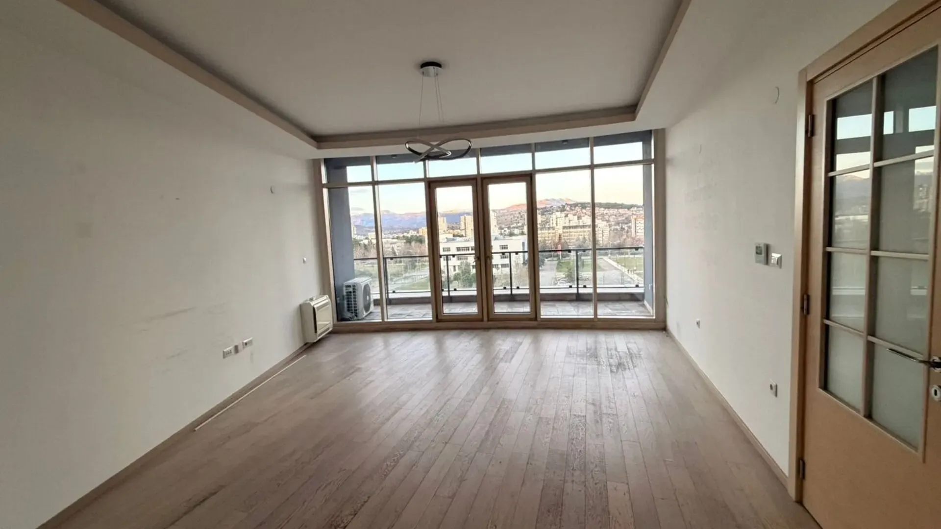 Prodaja, dvosoban stan, 77m², Kruševac, Podgorica