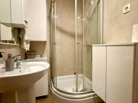 Rent, one bedroom apartment, 47m², Blok 9, Podgorica - image 11