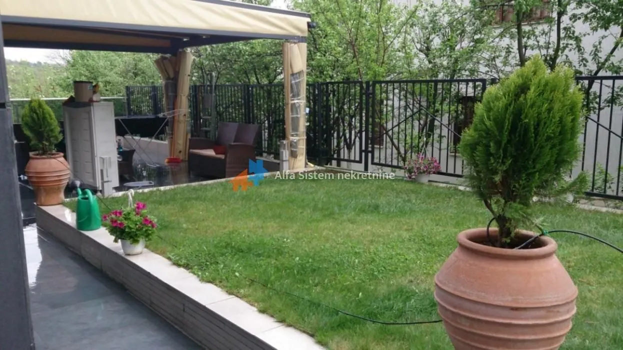 Izdavanje, trosoban stan, 95m², Savski Venac, Beograd