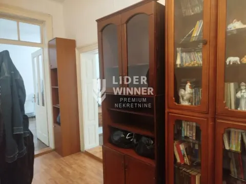 Rent, two bedroom apartment, 80m², Cvetni Trg, Vračar Sve Podlokacije - image 3