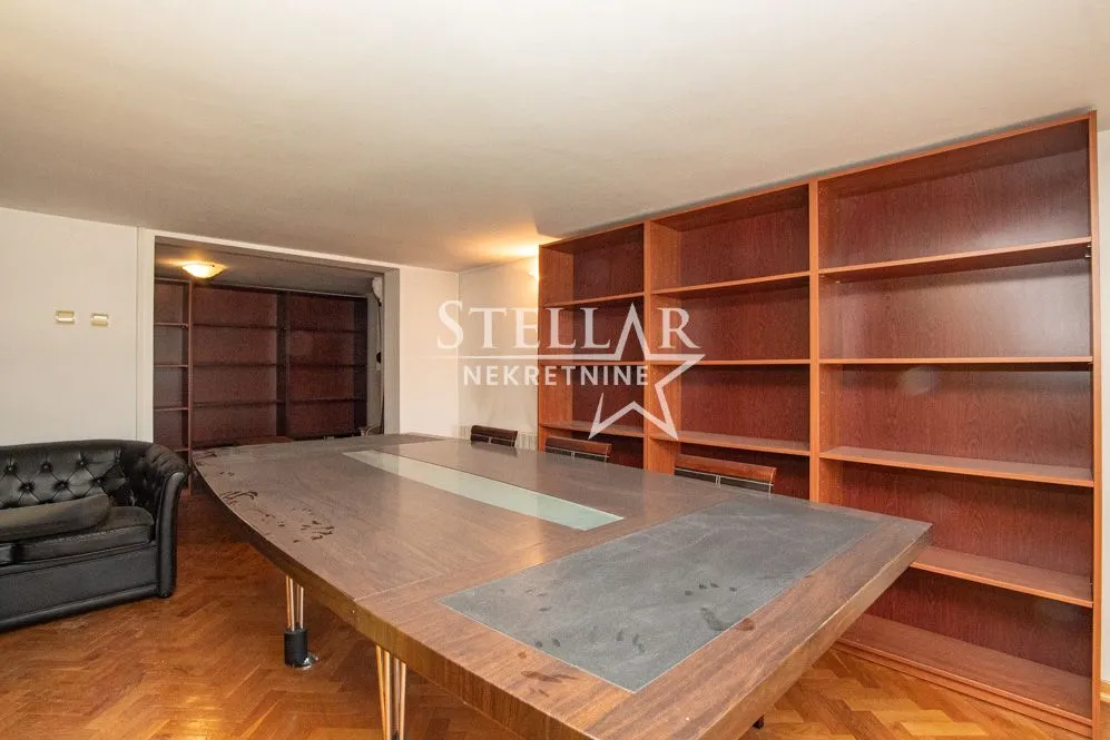 Izdavanje, kuća, 320m², Gorica C, Podgorica