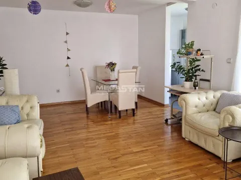 Izdavanje, trosoban stan, 83m², Južni Bulevar, Vračar Sve Podlokacije - image 2