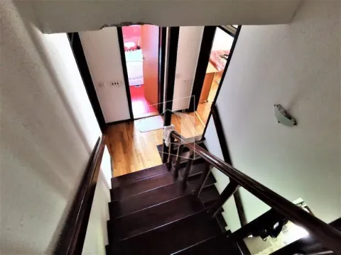 Izdavanje, kuća, 250m², Stari Aerodrom, Podgorica - image 11