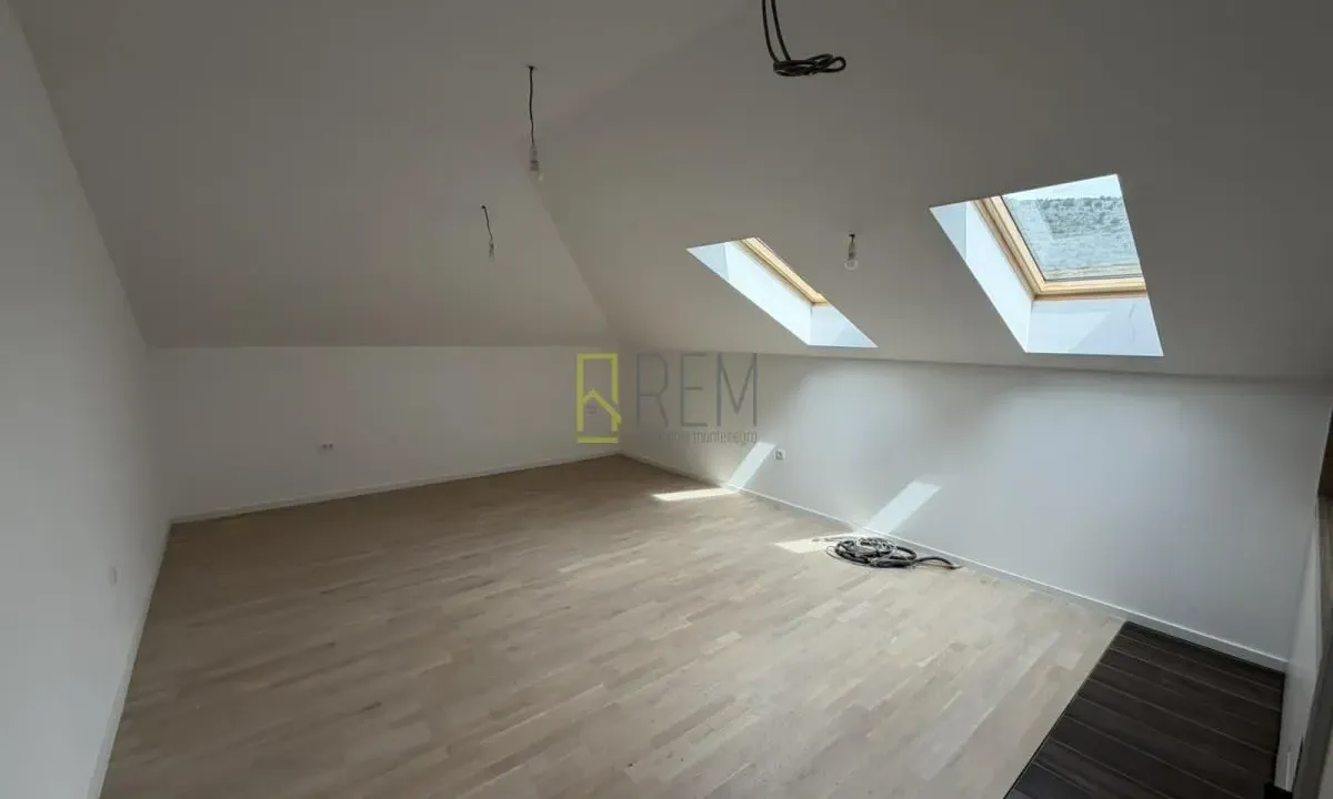 Prodaja, jednosoban stan, 50m², Tološi, Podgorica