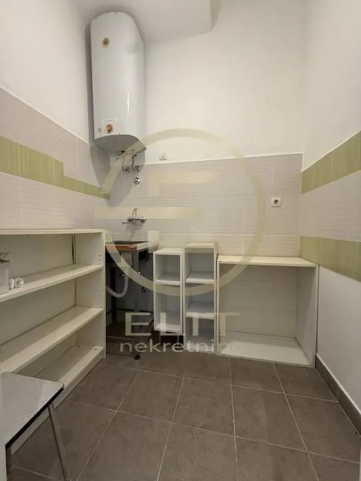 Prodaja, stan, 112m², Centar, Novi Sad