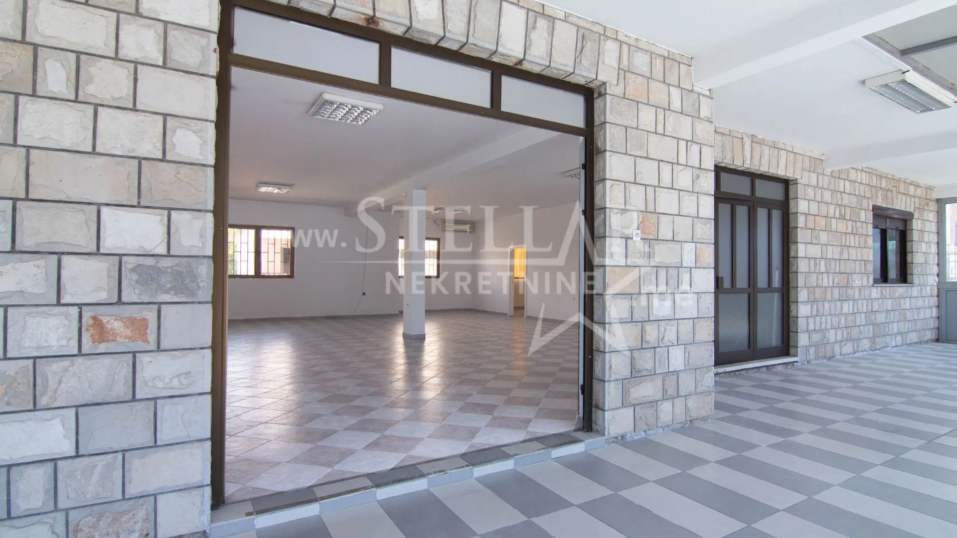 Izdavanje, poslovni prostor, 250m², Zabjelo, Podgorica
