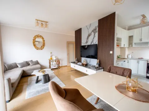 Rent, one bedroom apartment, 55m², City Kvart, Podgorica - image 1