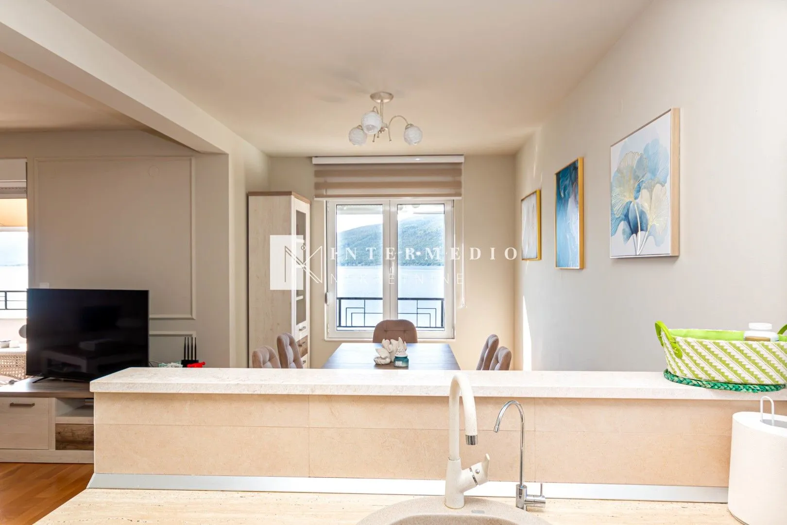 Prodaja, dvosoban stan, 91m², Đenovići, Herceg Novi