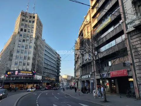 Rent, three bedroom apartment, 70m², Stari Grad, Beograd - image 17
