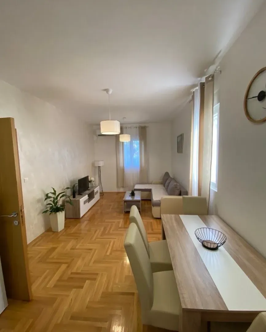 Rent, one bedroom apartment, 45m², Kava, Tivat