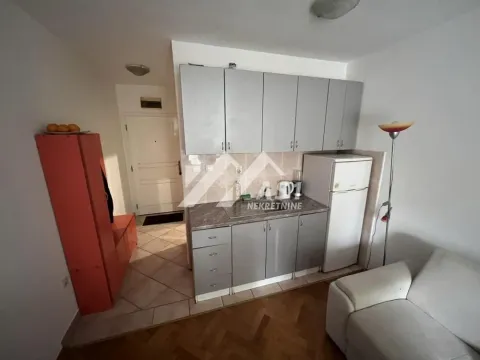 Izdavanje, stan, 18m², Grbavica, Novi Sad Sve Podlokacije - image 2
