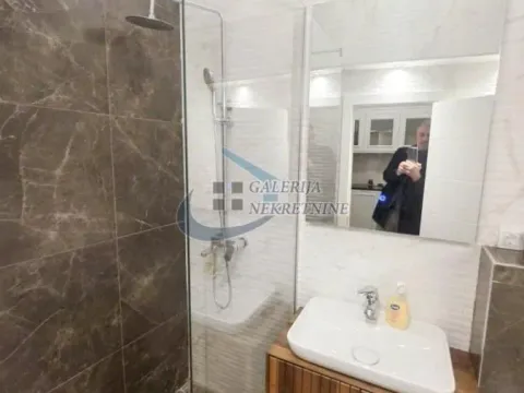Izdavanje, poslovni prostor, 180m², Savski Venac, Beograd - image 12