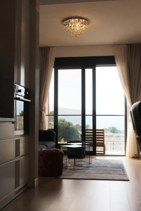 Prodaja, jednosoban stan, 50m², Tivat, Crna Gora