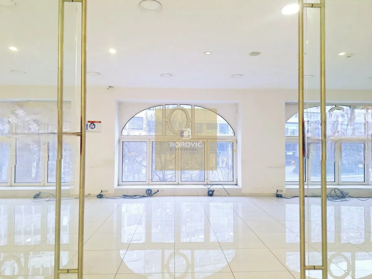 Izdavanje, poslovni prostor, 179m², Stari Grad, Beograd