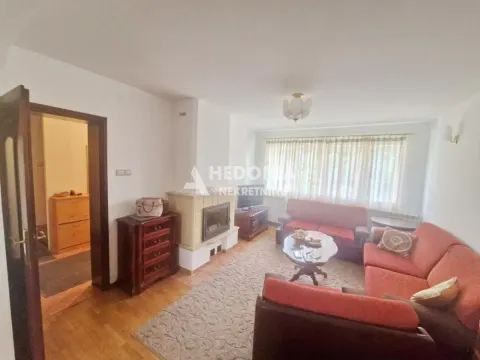 Kuća in Palilula Sve Podlokacije