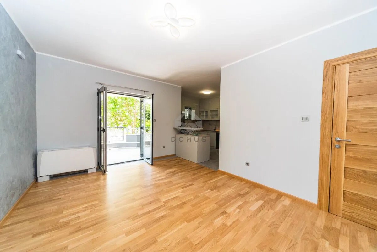 Rent, house, 320m², Zlatica, Podgorica