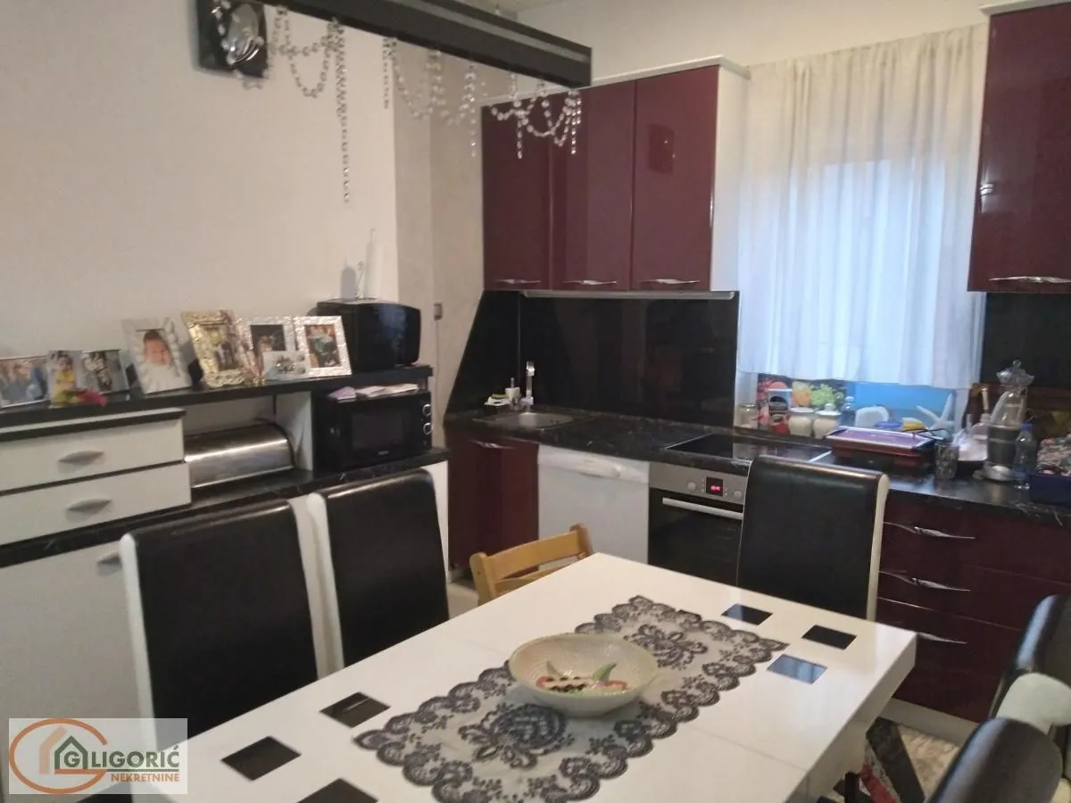Sale, four bedroom apartment, 106m², Čubura, Beograd
