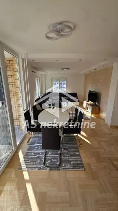 Izdavanje, trosoban stan, 69m², Novi Beograd Sve Podlokacije, Beograd