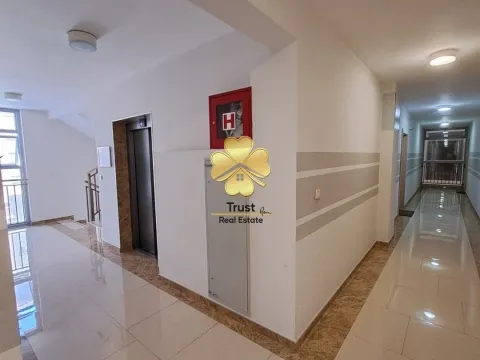 Prodaja, dvosoban stan, 72m², City Kvart, Podgorica - image 11