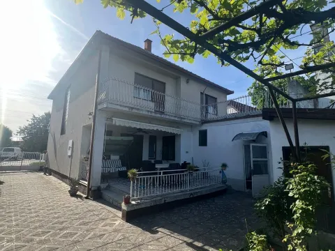 Prodaja, kuća, 180m², Golubinci, Stara Pazova - image 3