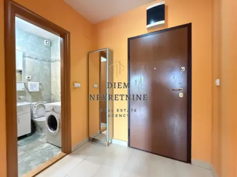 Izdavanje, jednosoban stan, 40m², Stari Aerodrom, Podgorica - image 4