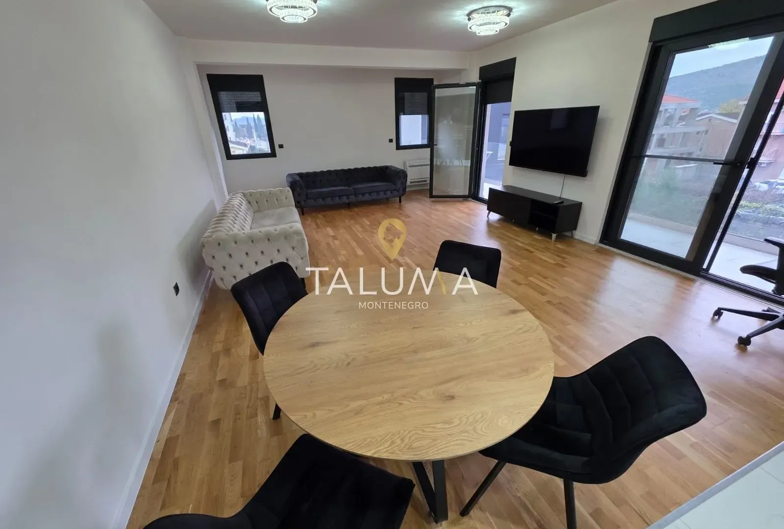 Izdavanje, dvosoban stan, 110m², Dalmatinska ulica, Podgorica