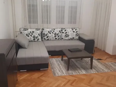 Izdavanje, dvosoban stan, 54m², Centar, Niš