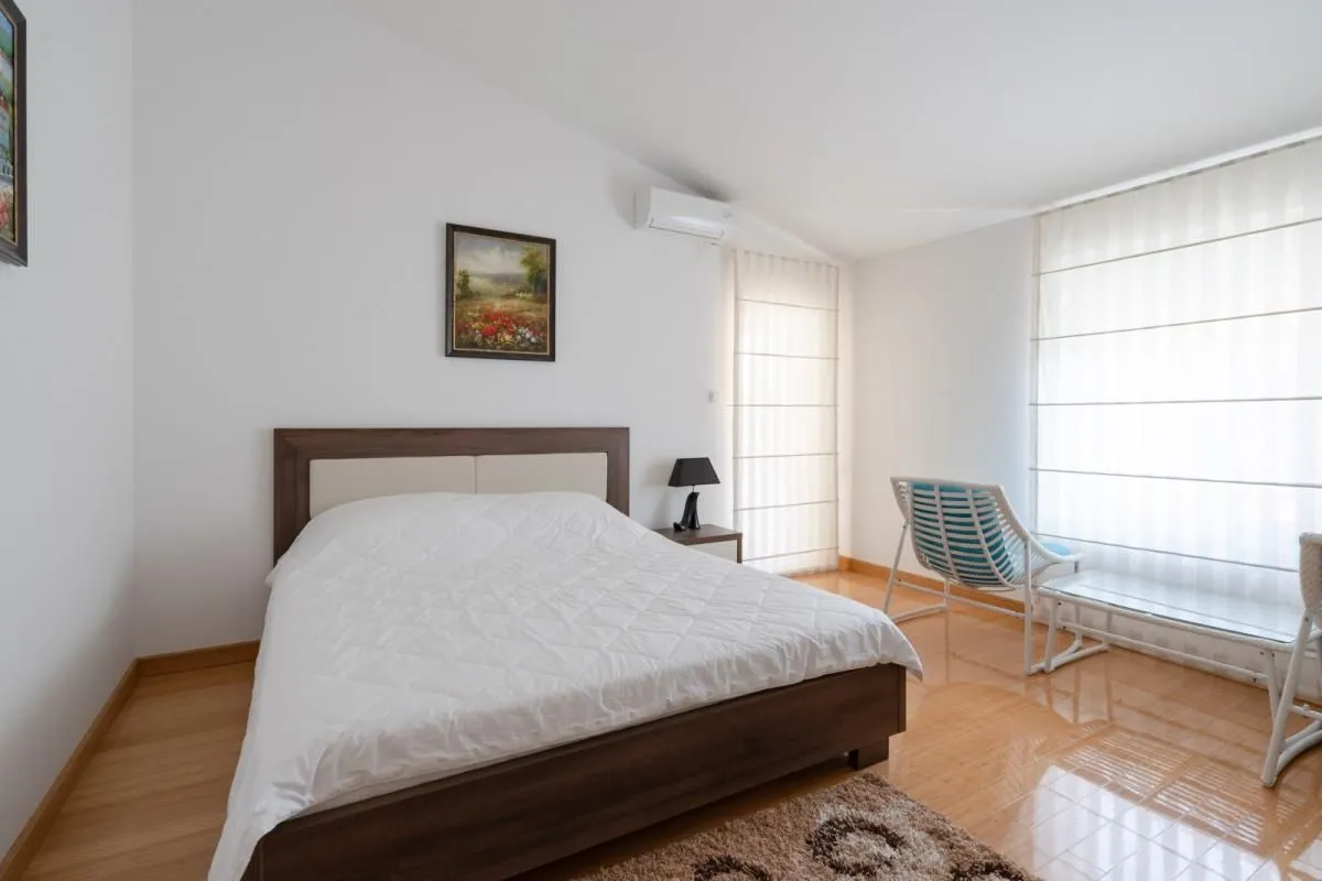 Prodaja, trosoban stan, 222m², Budva, Crna Gora