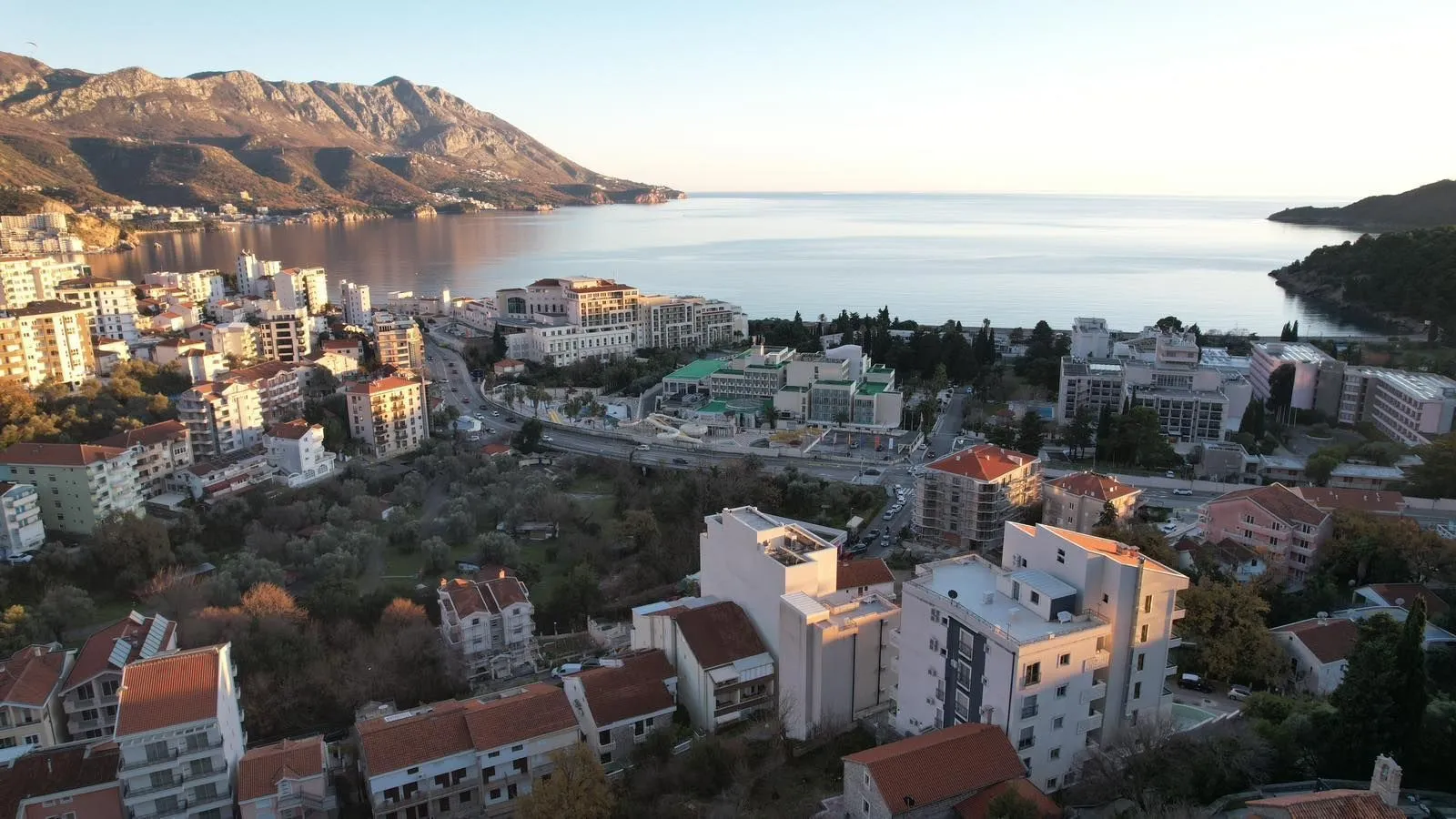 Sale, land lot, 2400m², Bečići, Budva