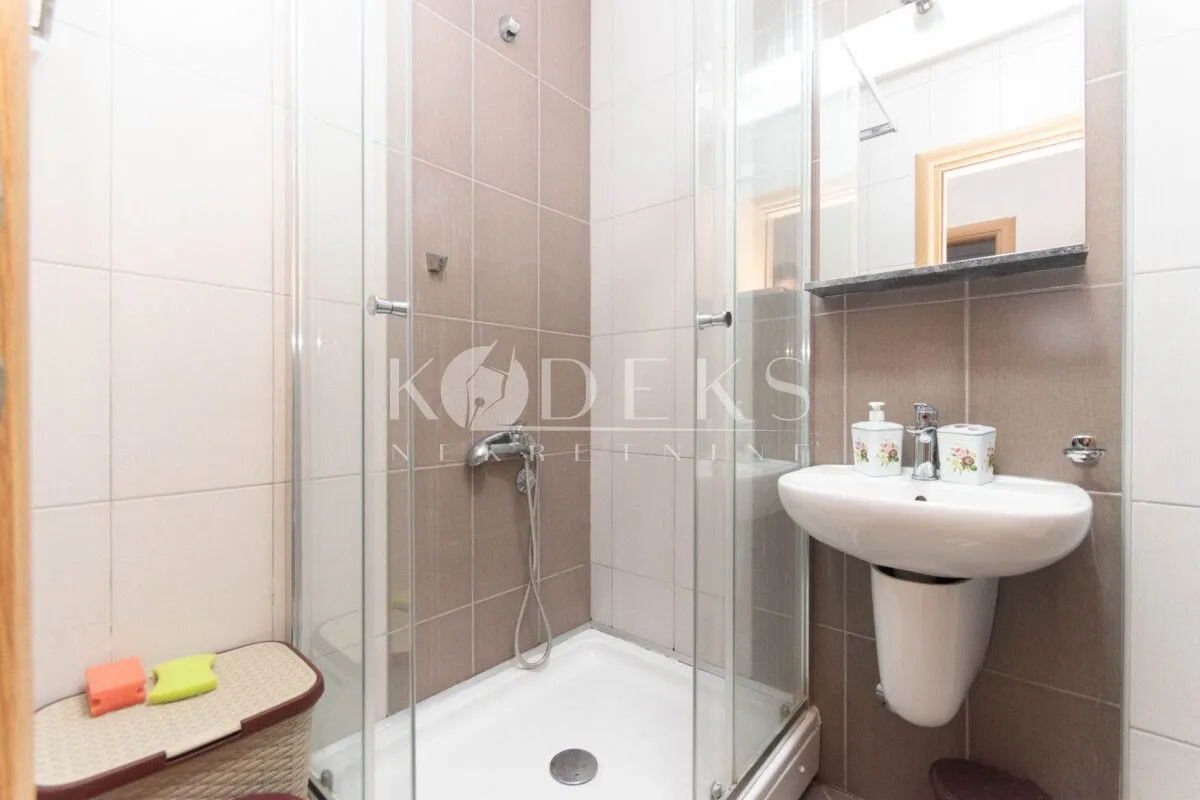 Izdavanje, jednosoban stan, 43m², Ljubović, Podgorica