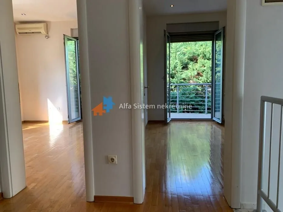Rent, house, 220m², Senjak, Beograd