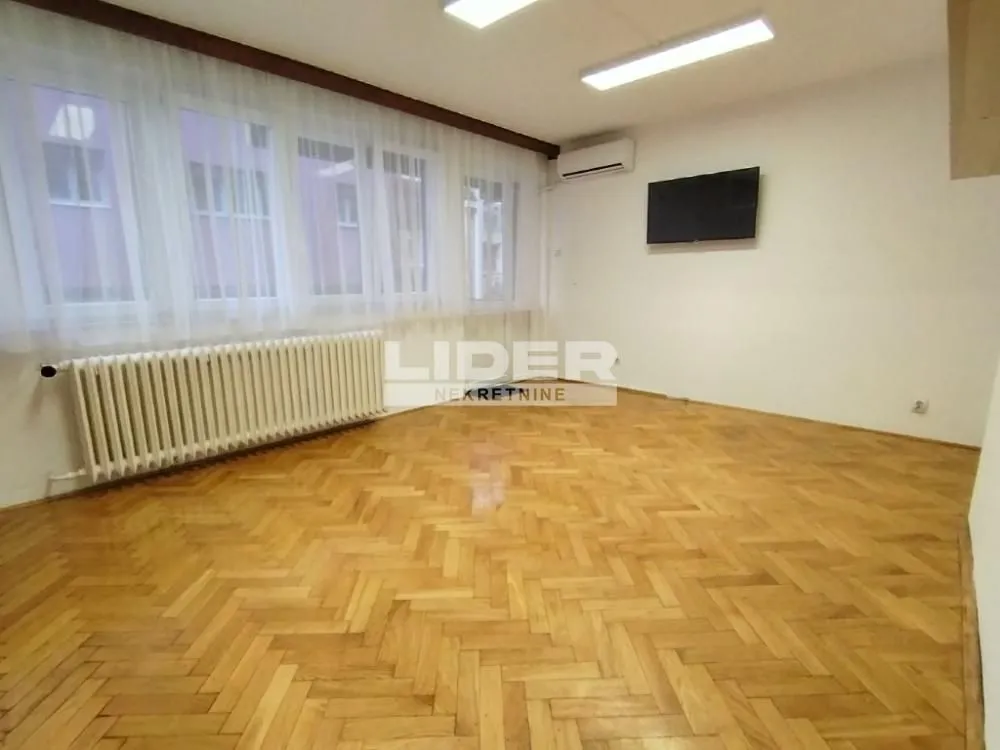 Rent, office space, 53m², Kalenić Pijaca, Vračar Sve Podlokacije