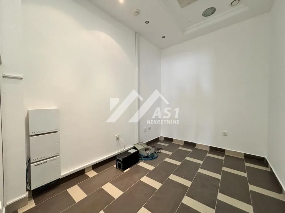 Rent, office space, 250m², Bulevar Oslobodjenja, Novi Sad Sve Podlokacije
