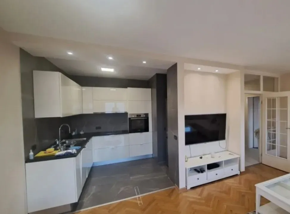 Izdavanje, jednosoban stan, 65m², Preko Morače, Podgorica