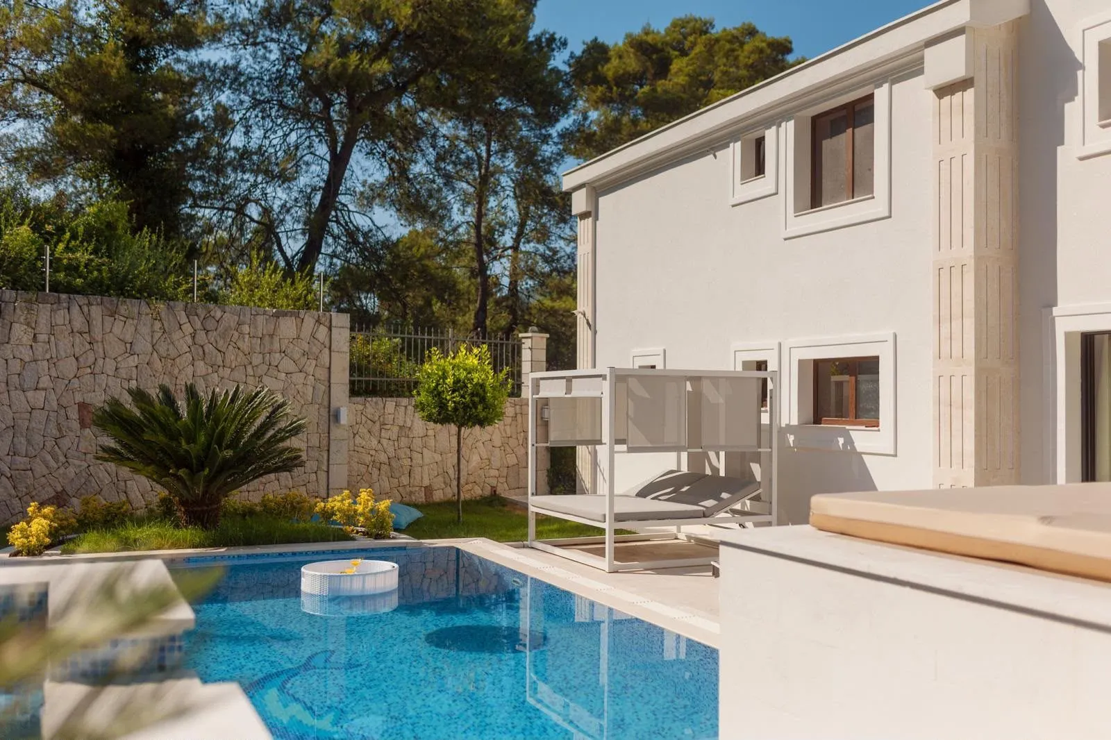 Rent, house, 500m², Bonići, Tivat