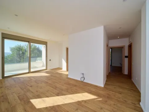 Sale, two bedroom apartment, 111m², Mrčevac, Tivat - image 2