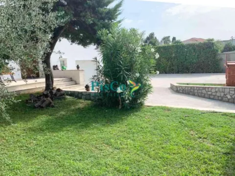 Izdavanje, kuća, 200m², Zagorič, Podgorica