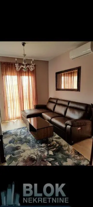 Izdavanje, jednosoban stan, 40m², Centar, Podgorica