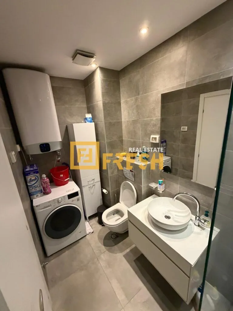 Prodaja, dvosoban stan, 78m², Centar, Podgorica