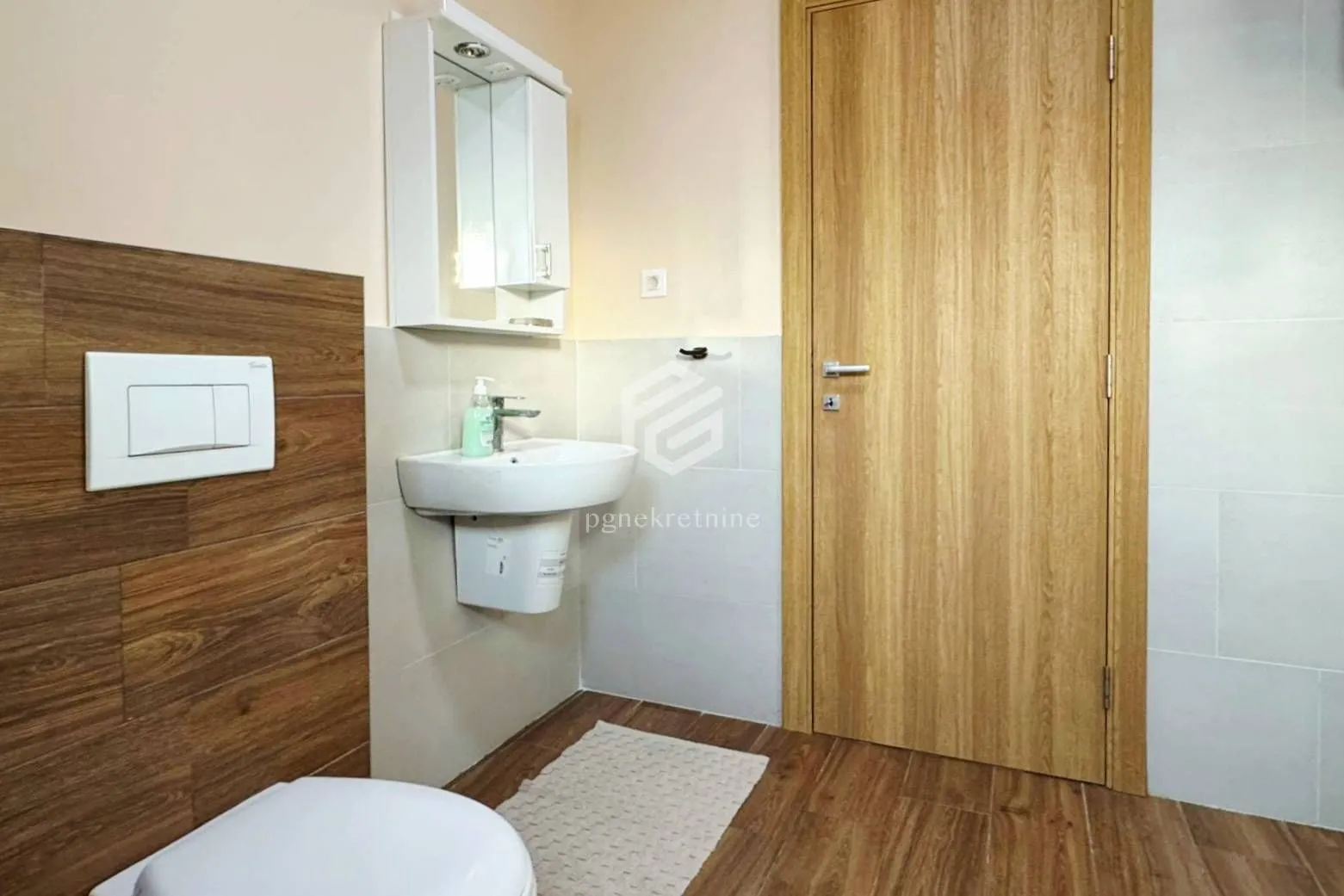 Rent, two bedroom apartment, 76m², Dalmatinska ulica, Podgorica