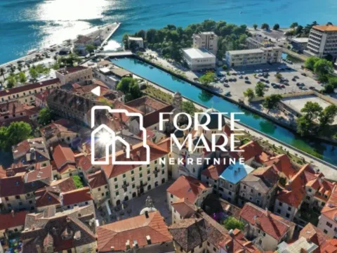 Sale, three bedroom apartment, 97m², Kotor, Crna Gora